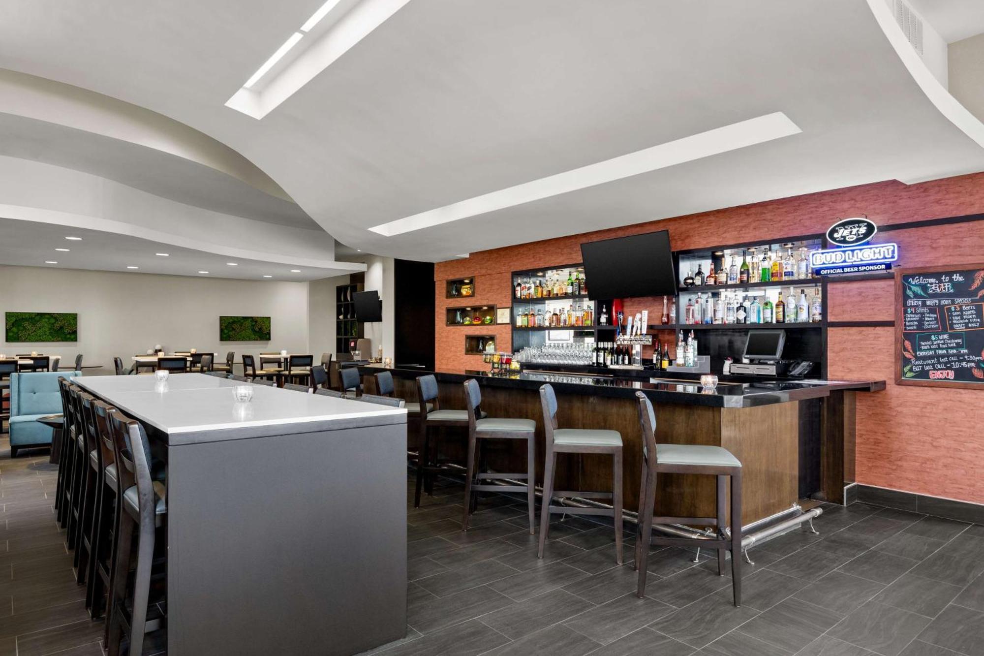 Embassy Suites By Hilton Newark Airport Elizabeth Exterior foto